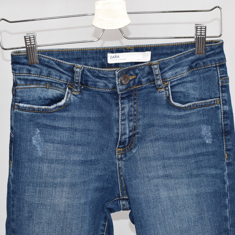 Dark wash skinny jeans